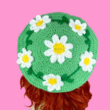 Daisy Chain Beret - Pastel green crocheted beret with white and yellow daisies and emerald green leaves and chain by VelvetVolcano